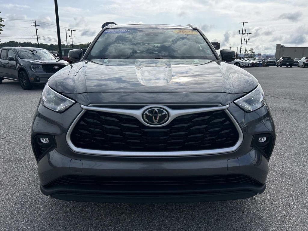 Certified Used 2022 Magnetic Gray Metallic Toyota XLE image 8