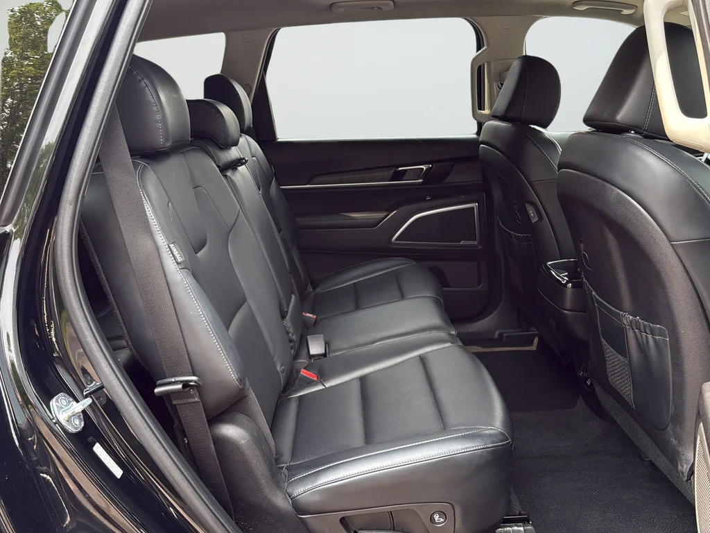 Used 2023 Black Kia EX image 20