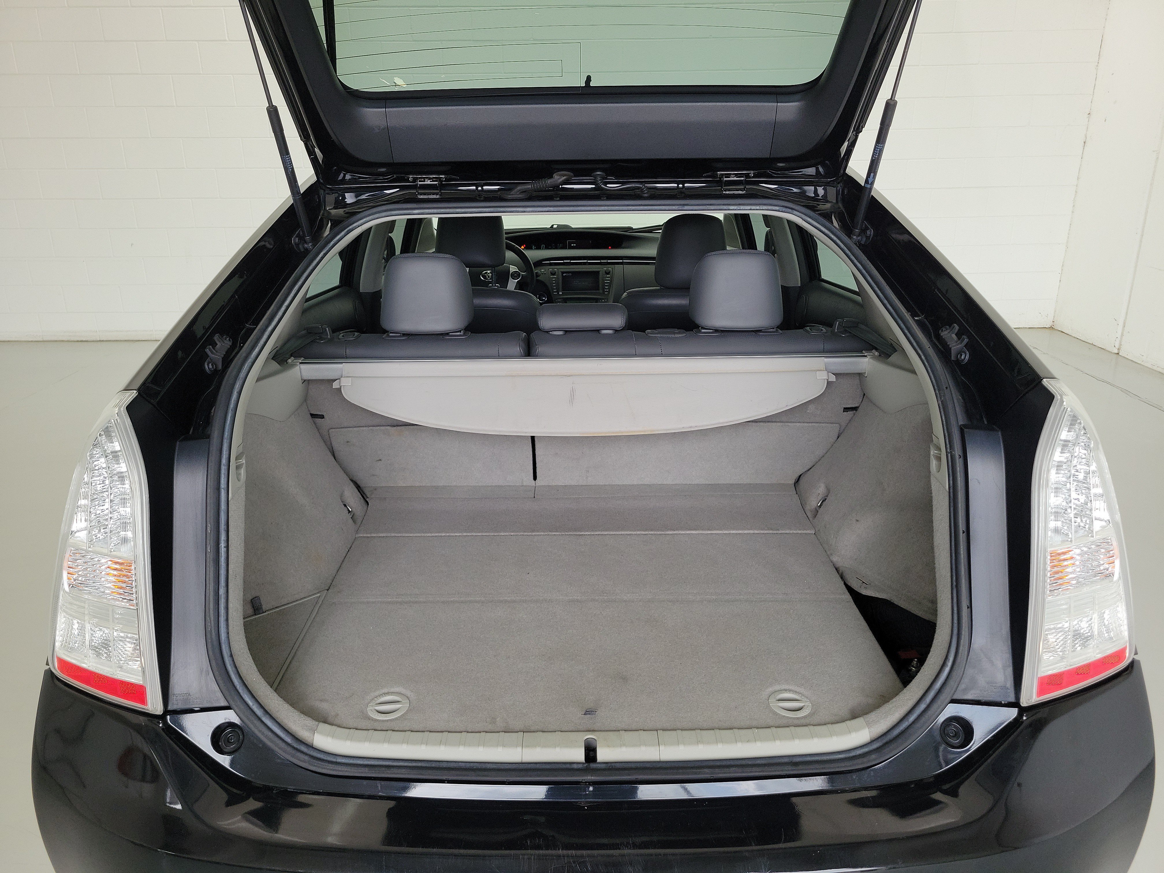 Used 2010 Black Toyota IV image 10