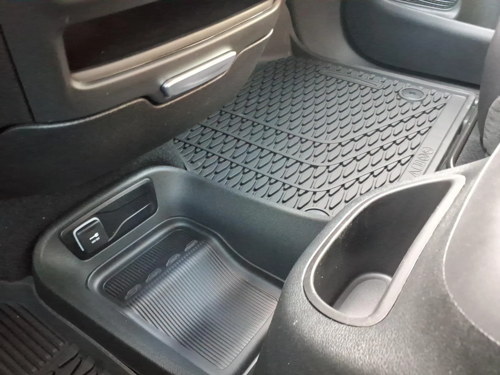 2026 Chrysler Pacifica Select - Photo 13