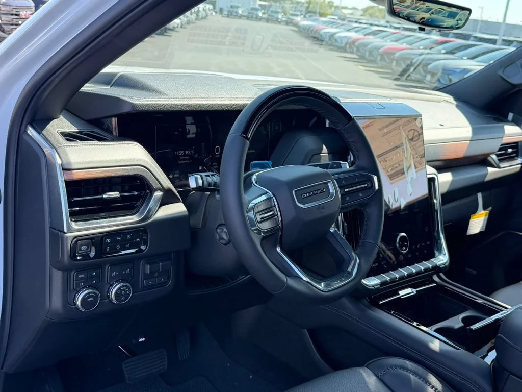 2026 GMC Yukon Denali - Photo 29