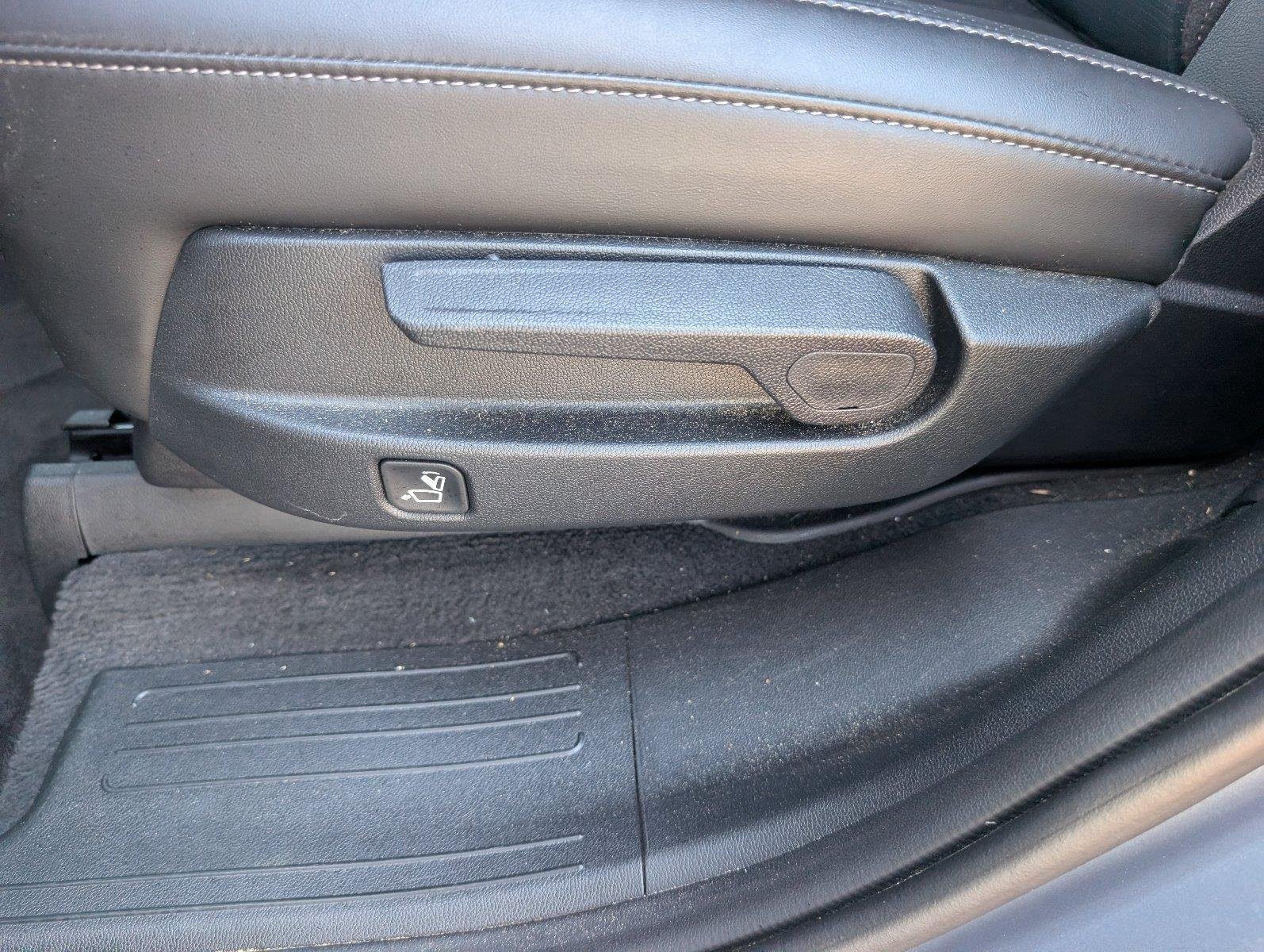 Used 2024 Everlasting Silver Kia S image 33