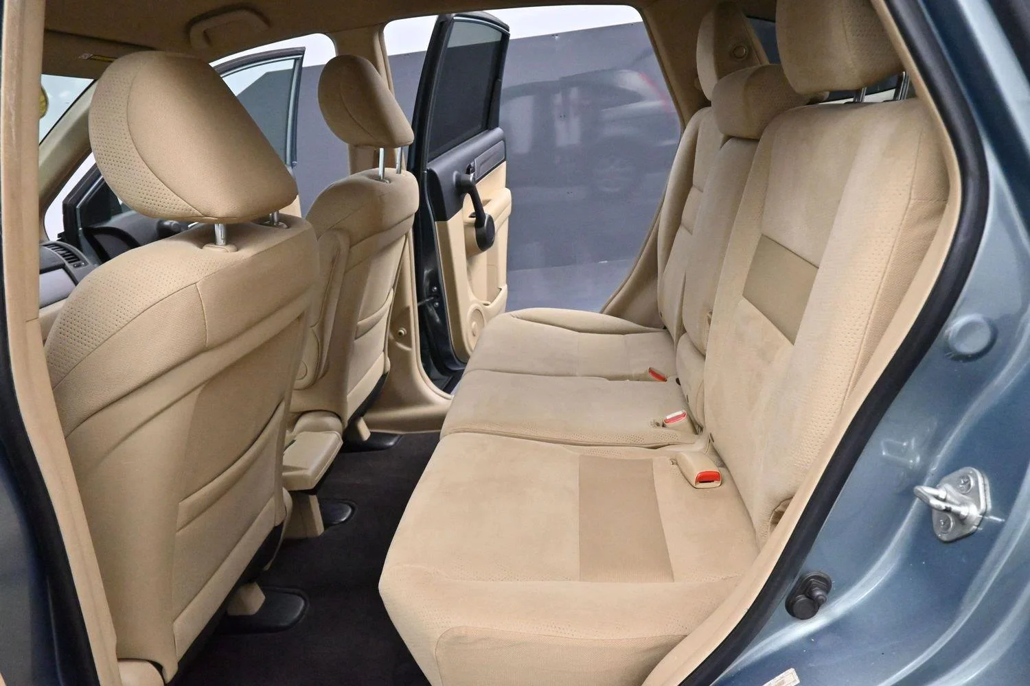 Used 2011 Opal Sage Metallic Honda SE image 24