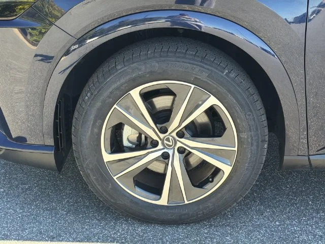 Used 2024  Lexus 350 image 40