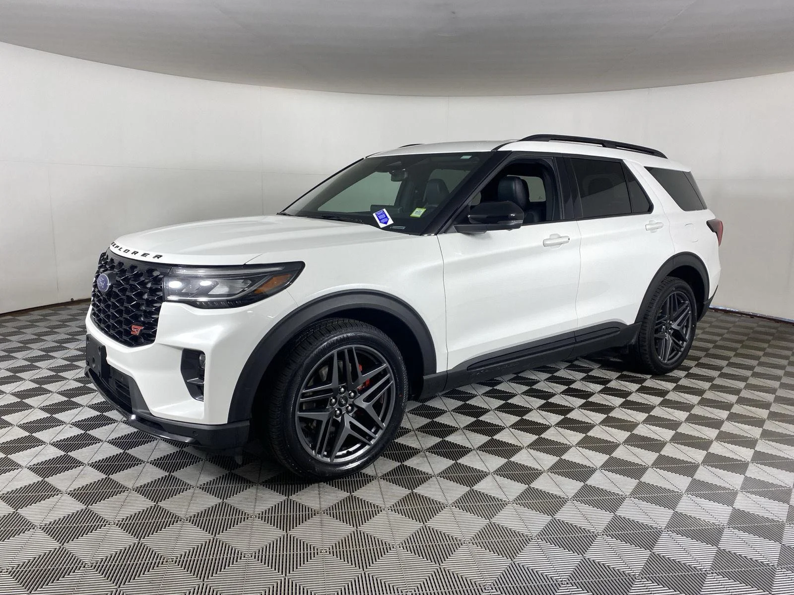 Used 2025 Star White Metallic Tri-Coat Ford ST image 6