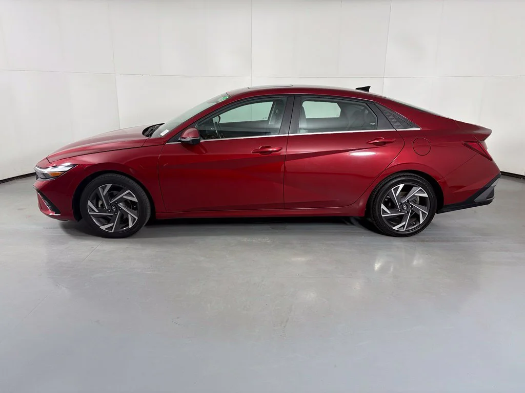 Used 2024 Red Hyundai Limited image 5