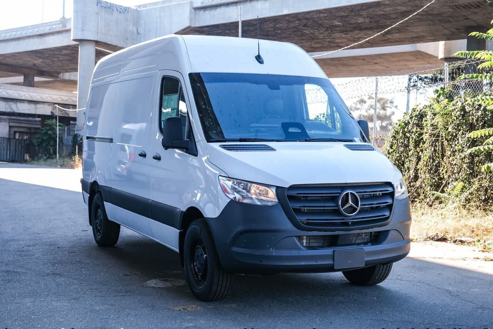 New 2026 Arctic White Mercedes-Benz Cargo 144WB High Roof RWD 2.0L I4 Diesel Turbo HO image 3