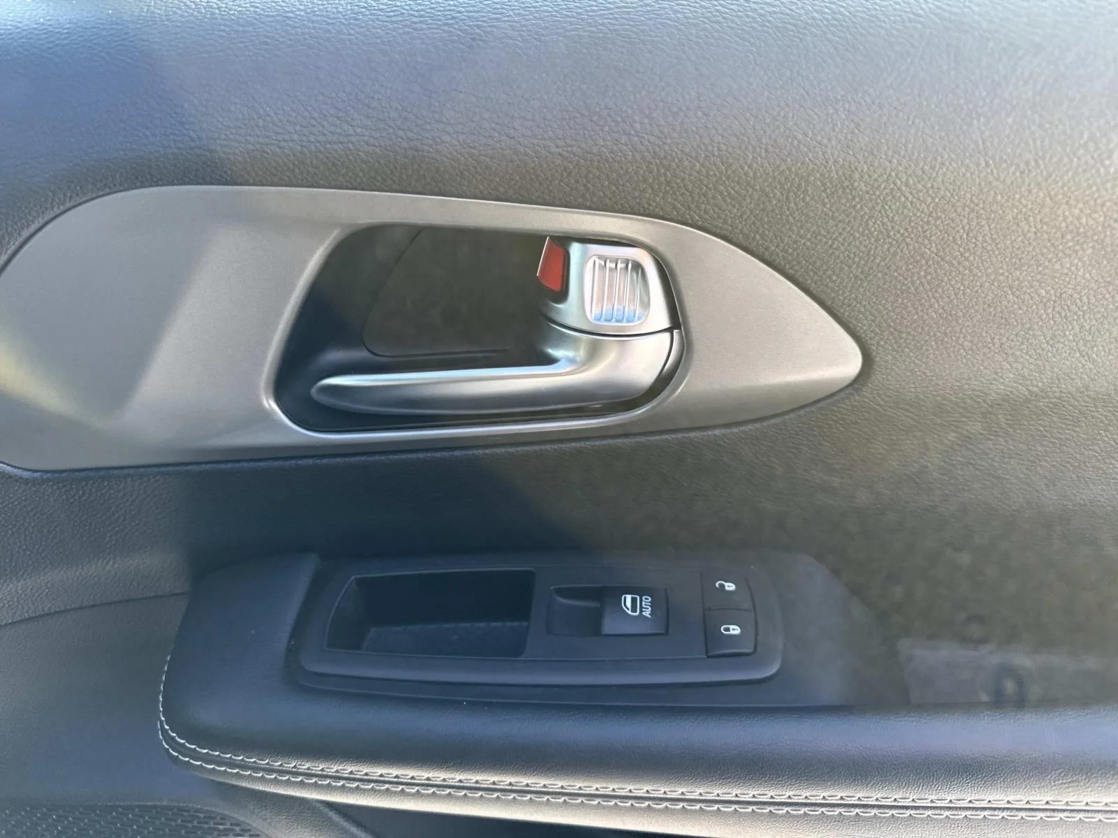 2025 Chrysler Pacifica Select - Photo 14