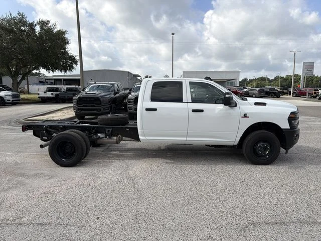 New 2026 Bright White Clear-Coat Exterior Paint RAM Tradesman image 3