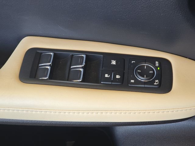 Used 2022 Silver Lexus 350 image 31