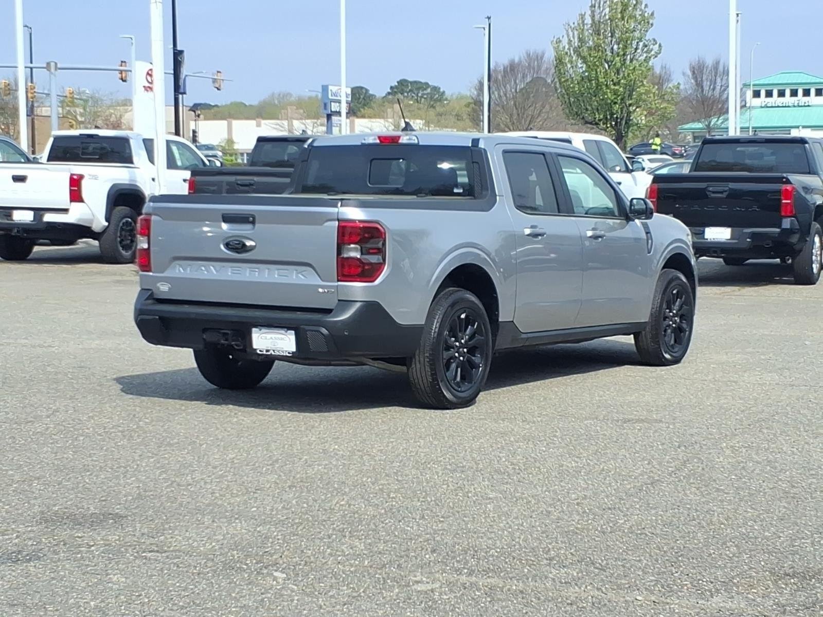 Used 2024 Iconic Silver Metallic Ford LARIAT image 8