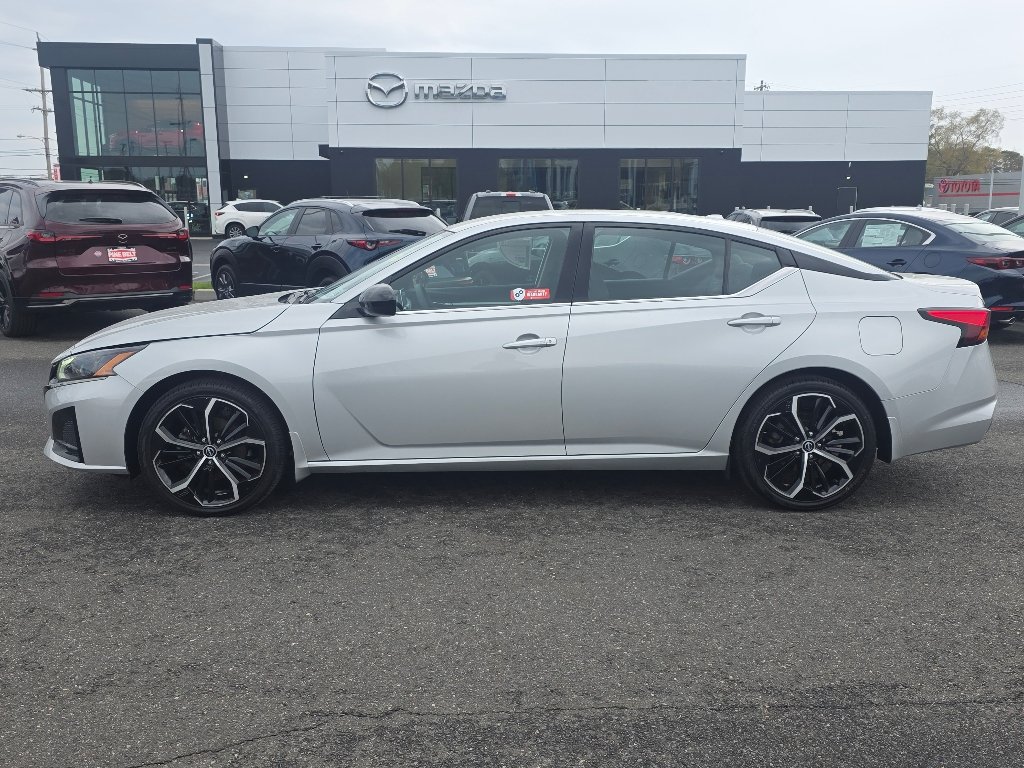 Used 2024 Brilliant Silver Metallic Nissan 2.5 SR image 12