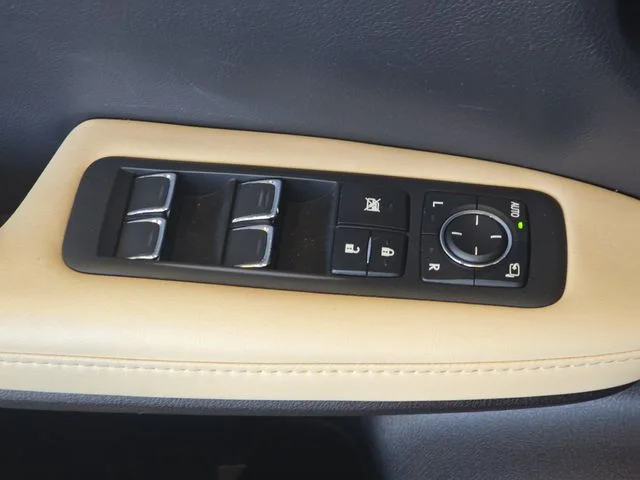 Used 2022 Silver Lexus 350 image 31