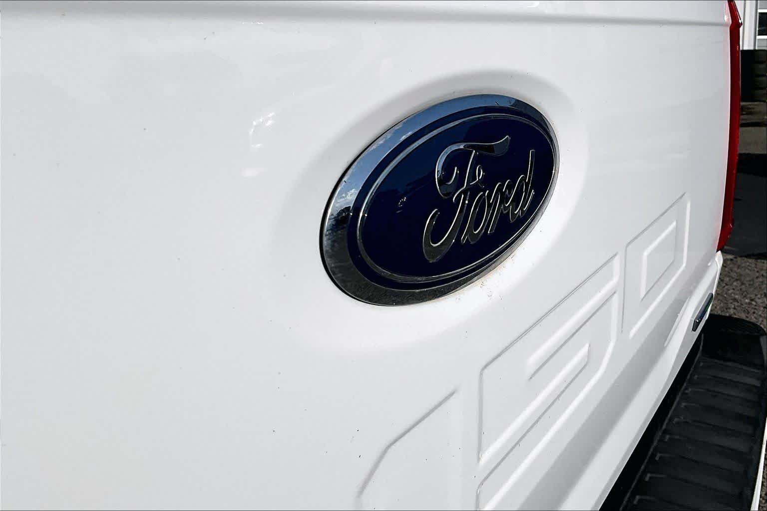 Used 2021 Oxford White Ford XLT image 32