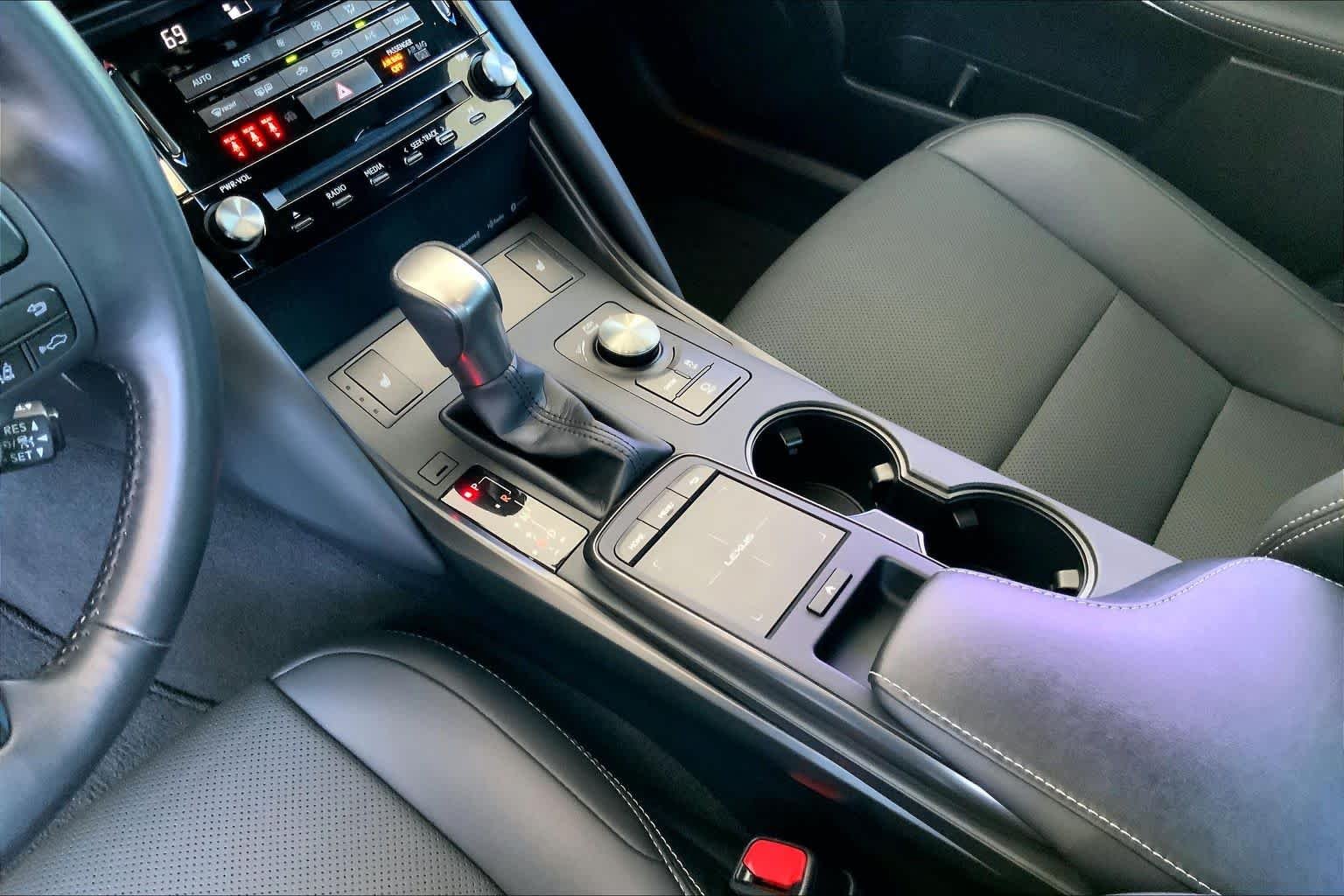 2023 Lexus IS 350 F SPORT DESIGN - Photo 17
