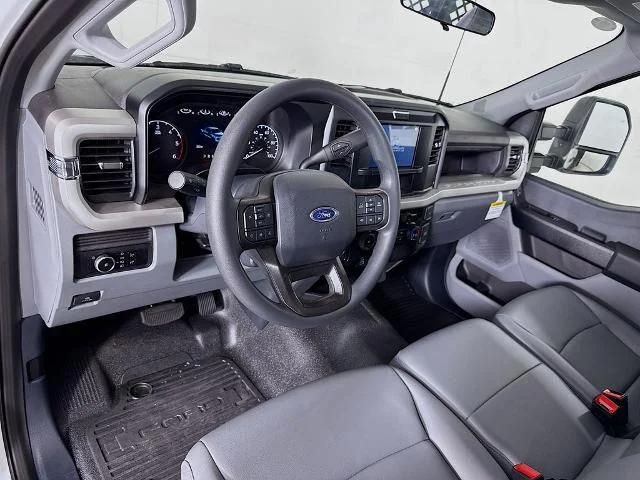 New 2025 Oxford White Ford F-450® XL image 35
