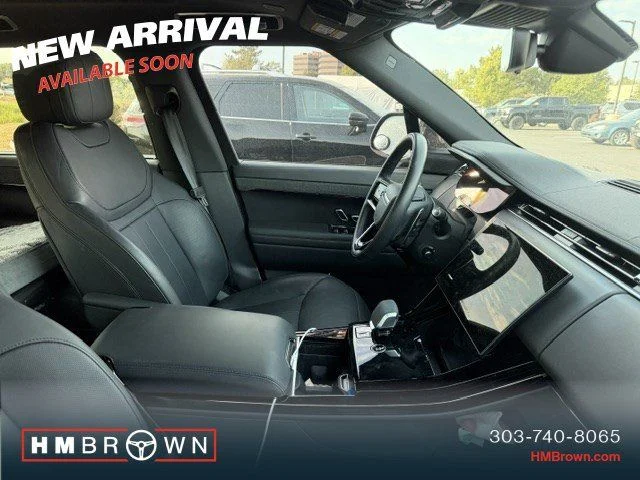 Used 2024 Santorini Black Metallic Land Rover Dynamic SE image 5