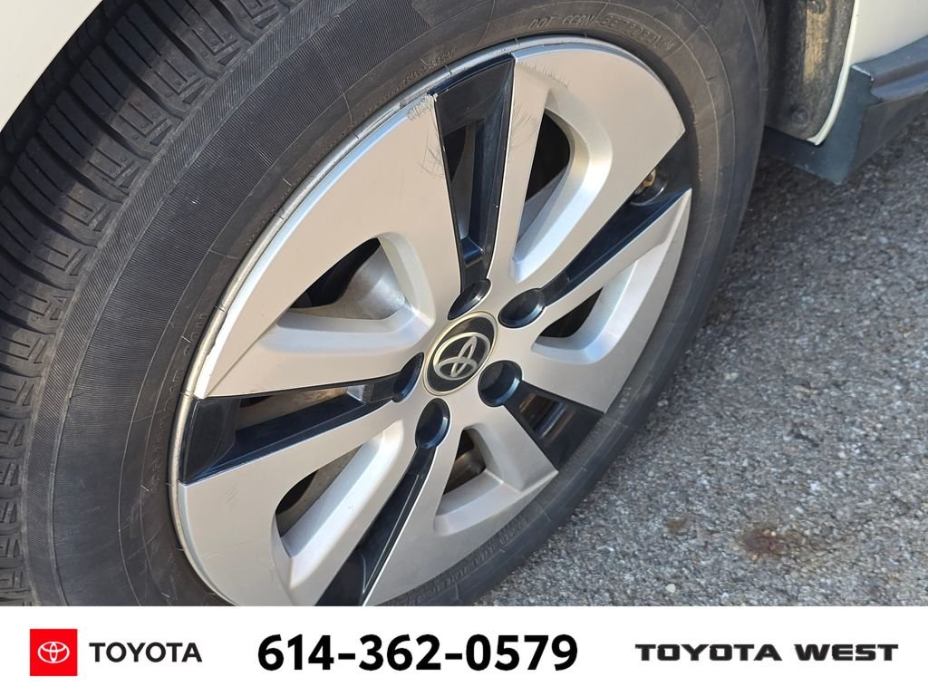 Used 2017 White Toyota Four image 10