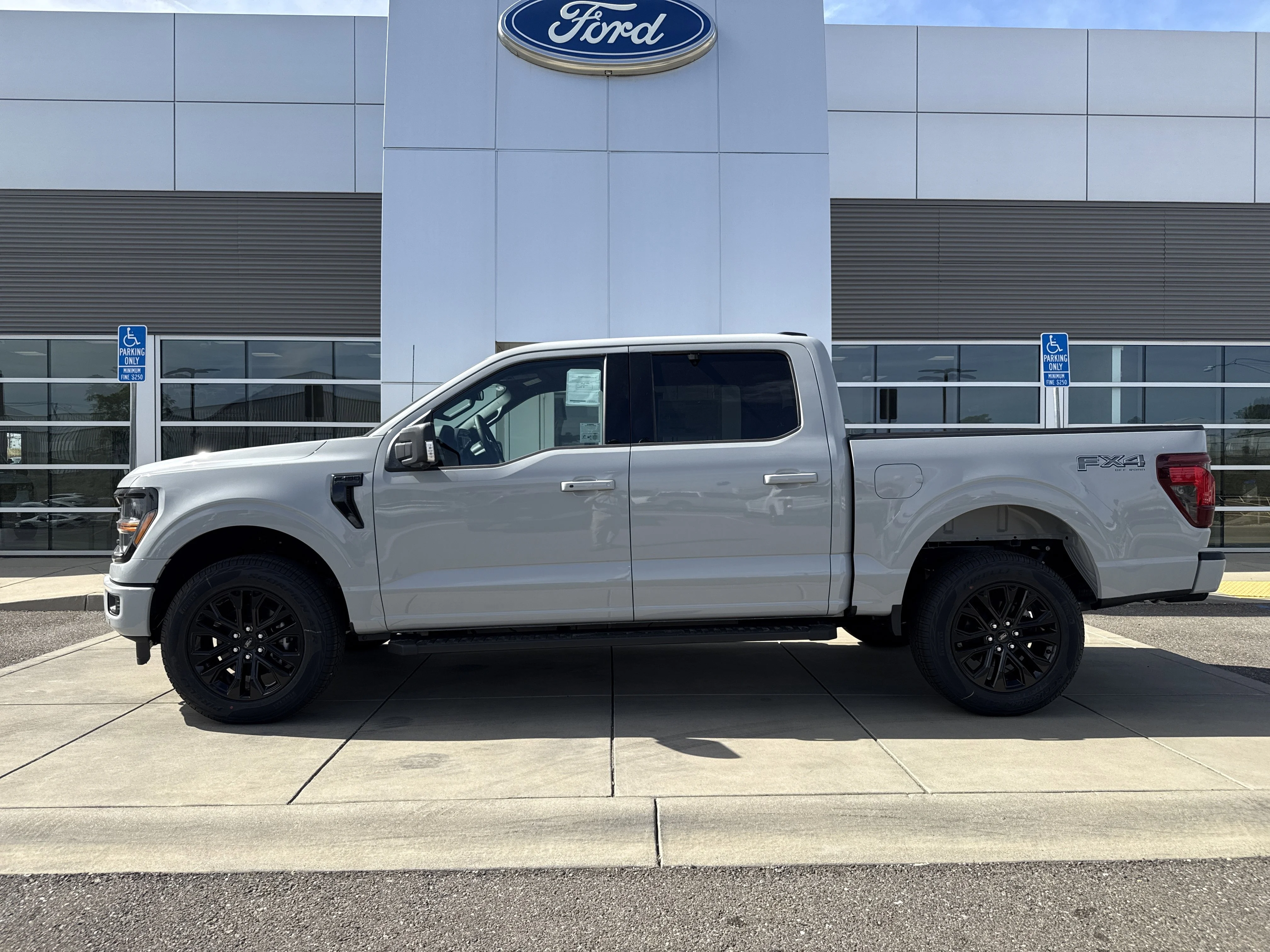 New 2026 Avalanche Ford XLT image 2