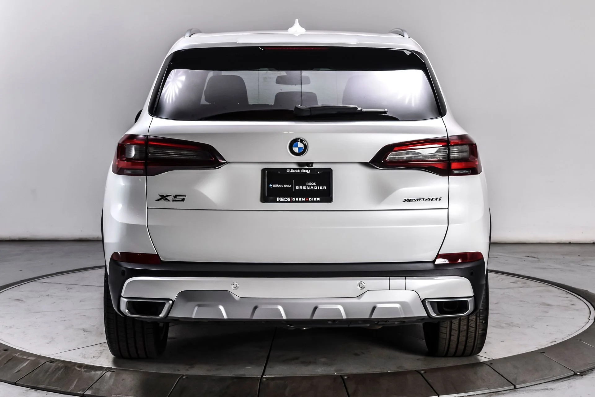 Used 2022 White Metallic BMW xDrive40i image 6
