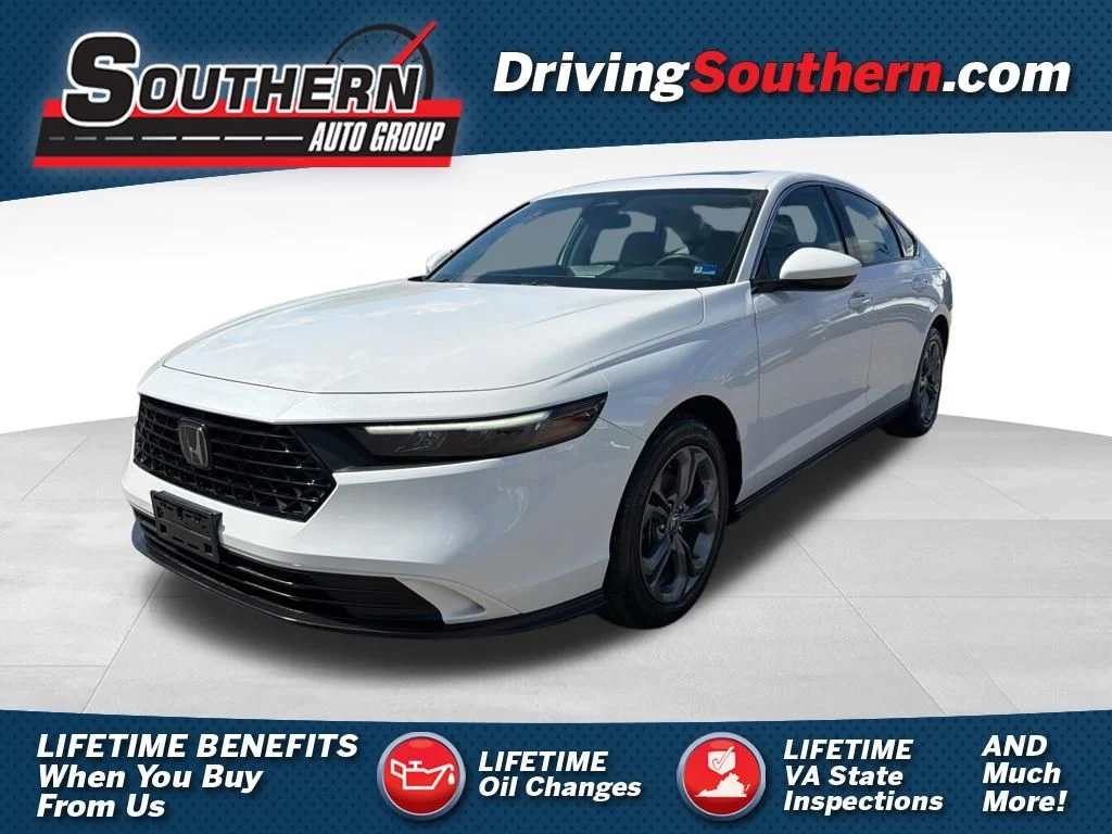 Used 2024 White Honda EX image 1