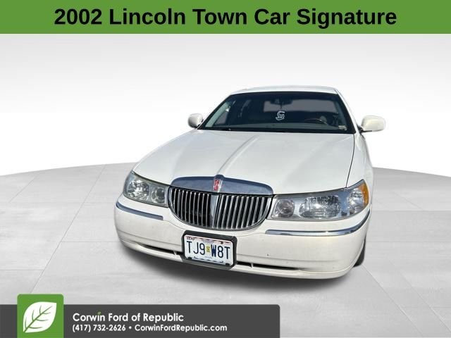 2002 Lincoln Town Car Signature