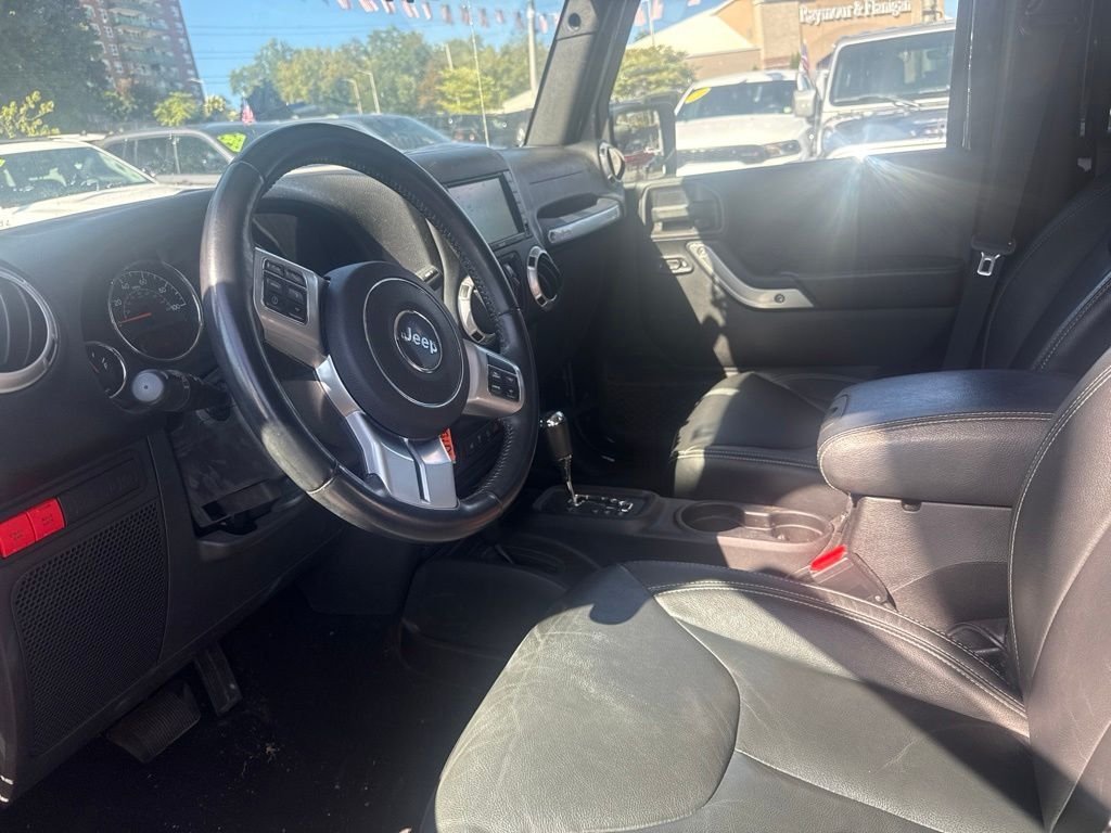Used 2016 Black Jeep Unlimited Rubicon image 5