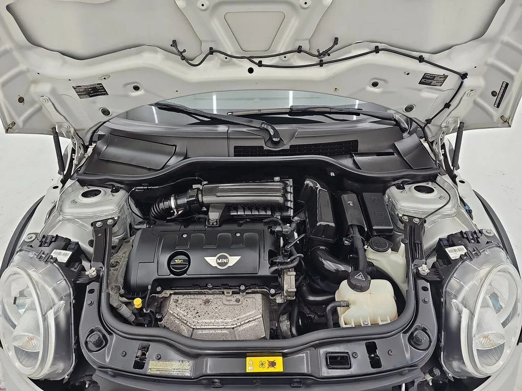 Used 2014 Silver MINI Base image 32