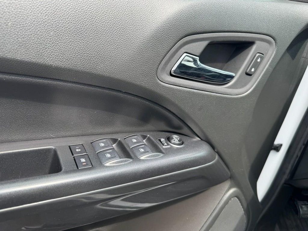 Used 2021 White GMC AT4 w/Cloth image 15