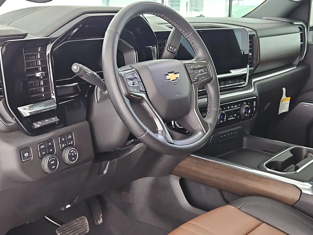 Certified Used 2025 Iridescent Pearl Tricoat Chevrolet High Country image 16