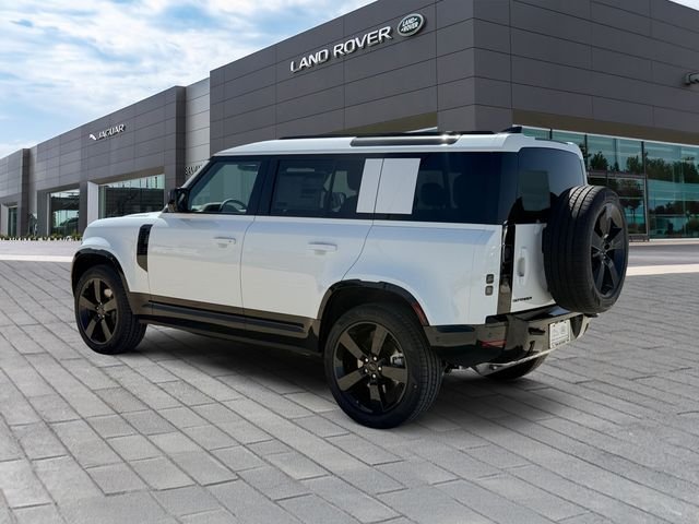New 2026 Fuji White Land Rover X-Dynamic SE image 3