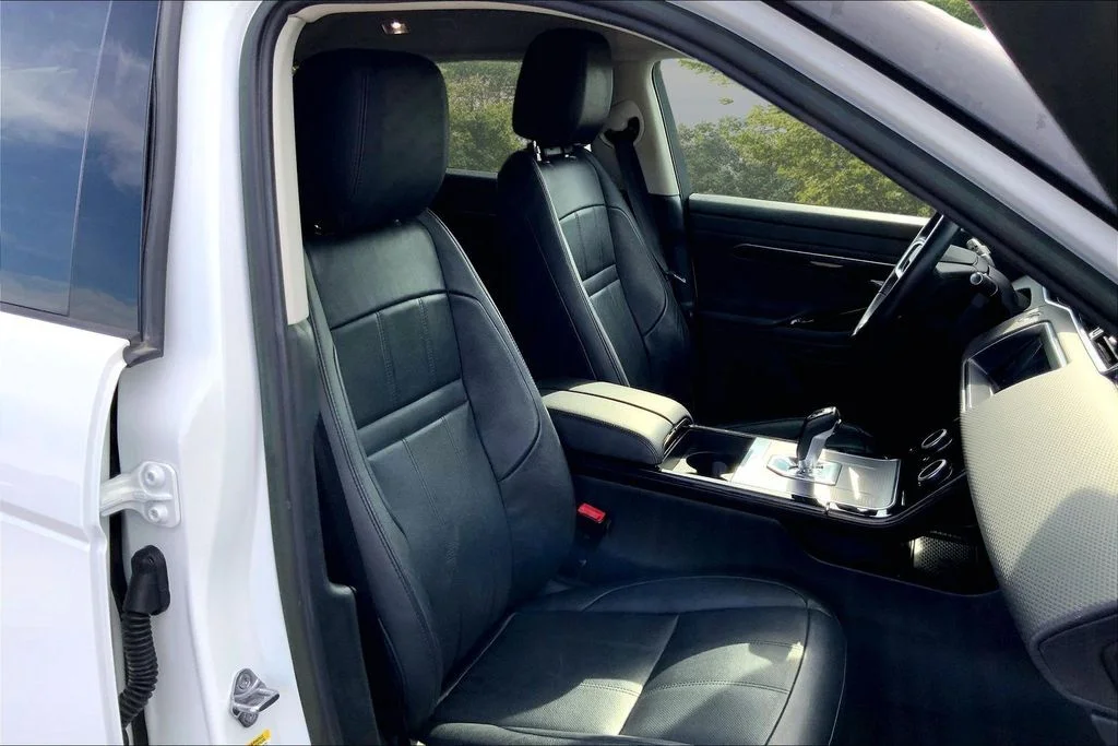 Used 2023 White Land Rover S image 27