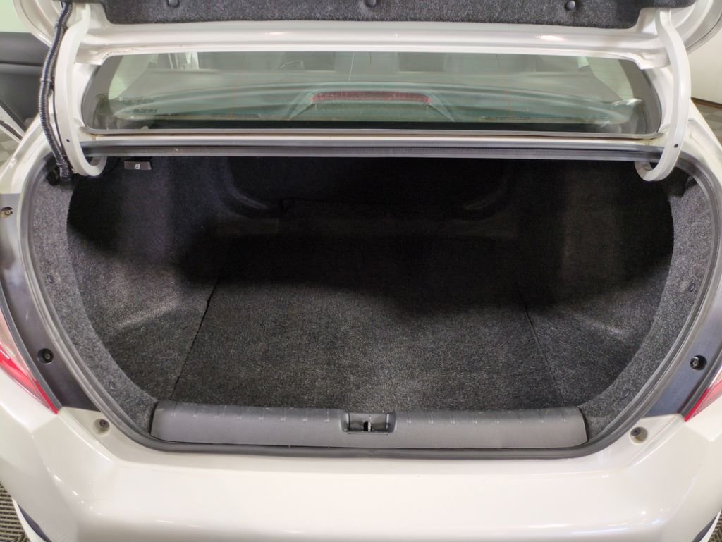 Used 2019 Platinum White Pearl Honda LX image 22