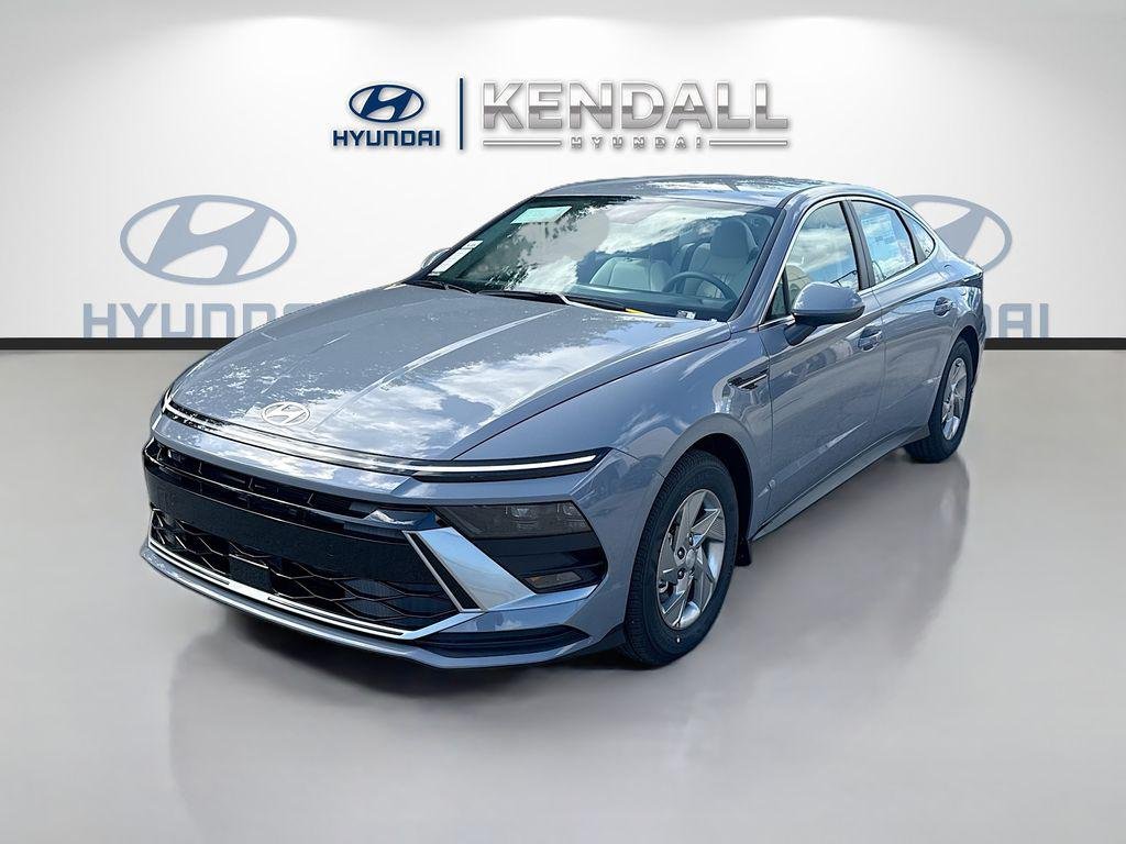 New 2026 Transmission Blue Hyundai SE image 3