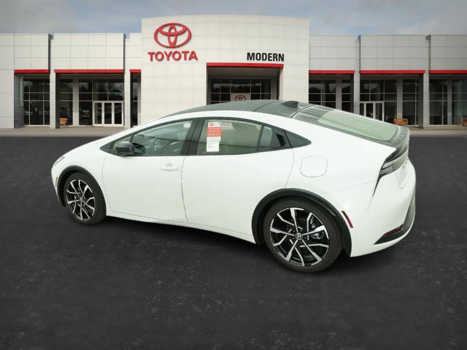 New 2026 Wind Chill Pearl Toyota XSE Premium image 12
