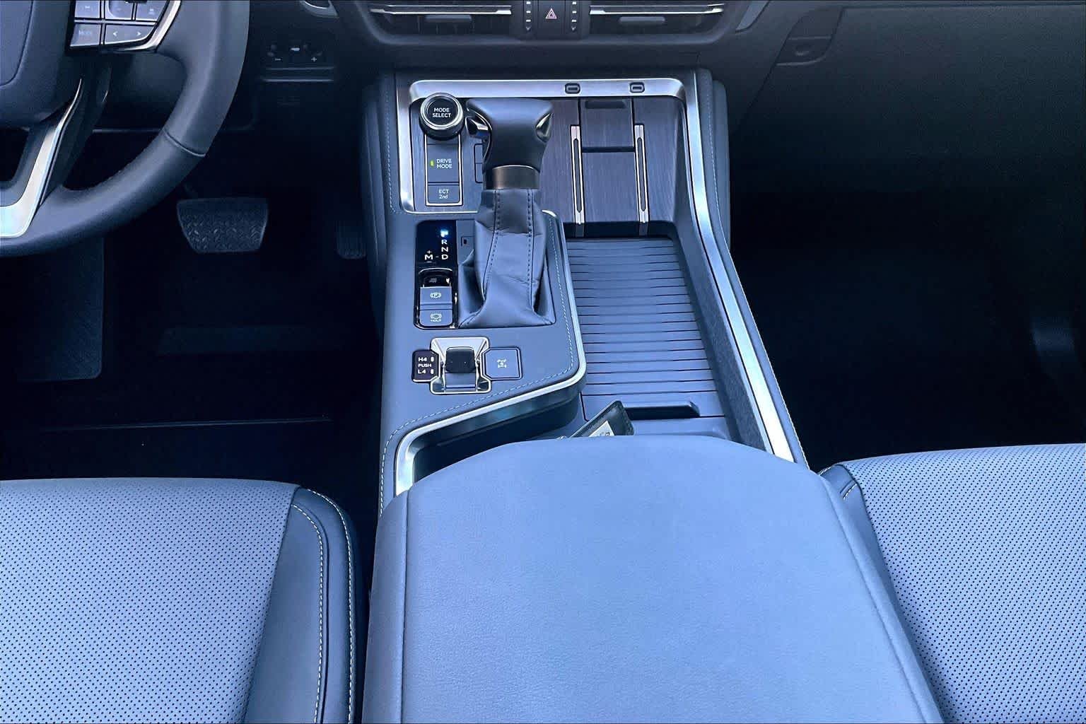 Used 2025 Caviar Lexus Premium+ image 17