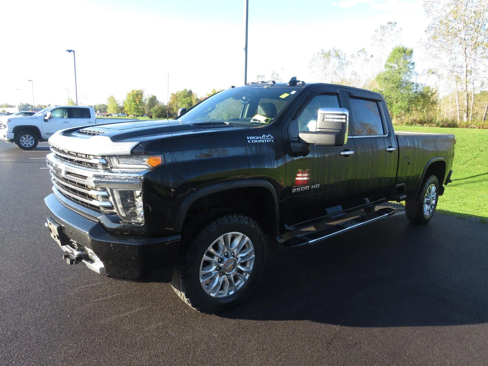 Used 2022 Mosaic Black Metallic Chevrolet High Country image 7
