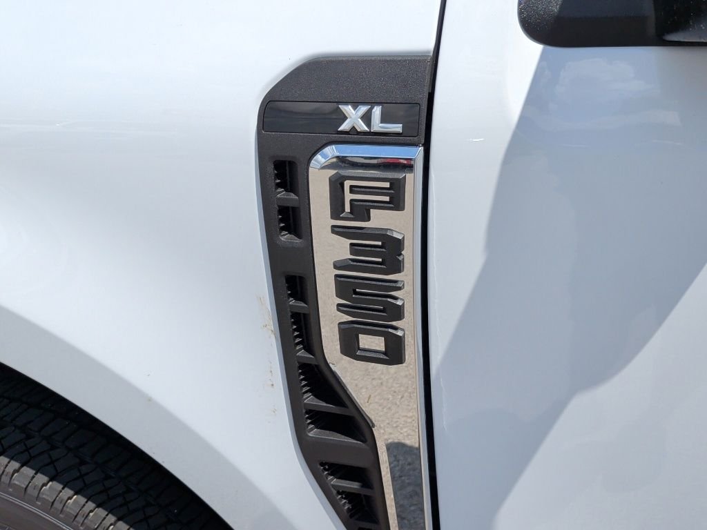 New 2026 Oxford White Ford F-350® XL image 42