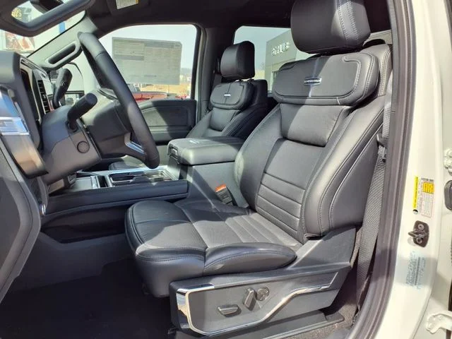 New 2025 Star White Metallic Tri-Coat Ford F-350® Platinum® image 4