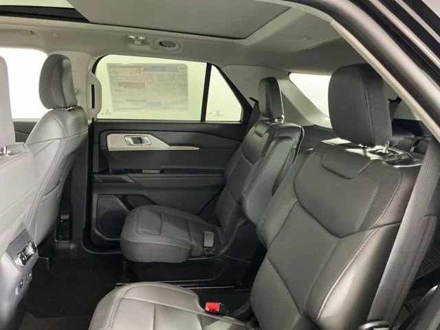 New 2026 Agate Black Metallic Ford Active image 28