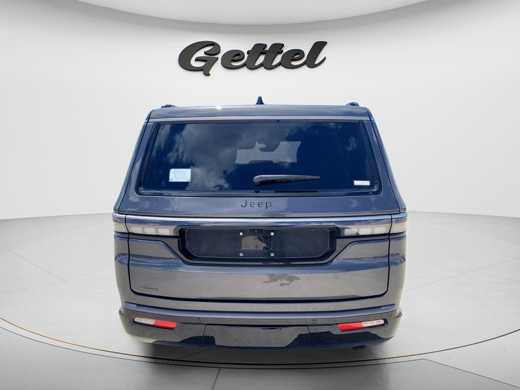 New 2026 Baltic-Gray Metallic Clear-Coat Exterior Paint Jeep  image 6