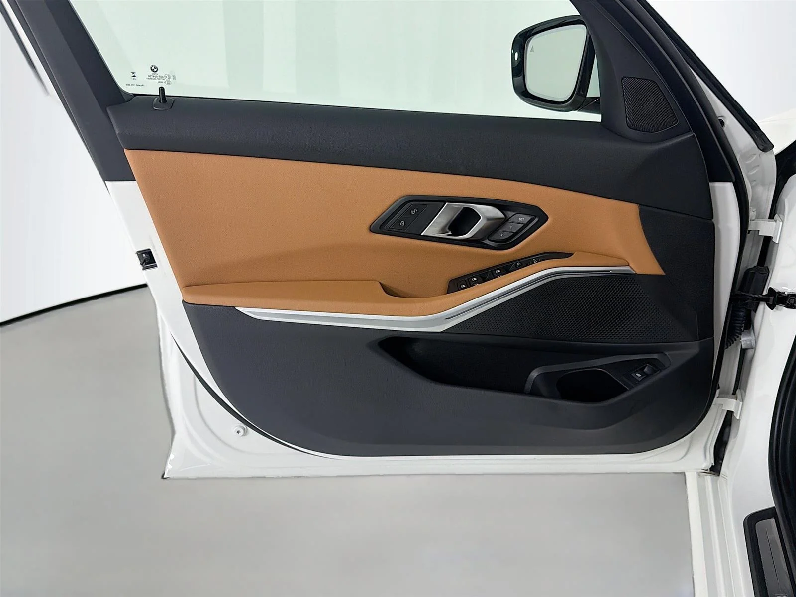 Used 2024 Alpine White BMW 330i image 6