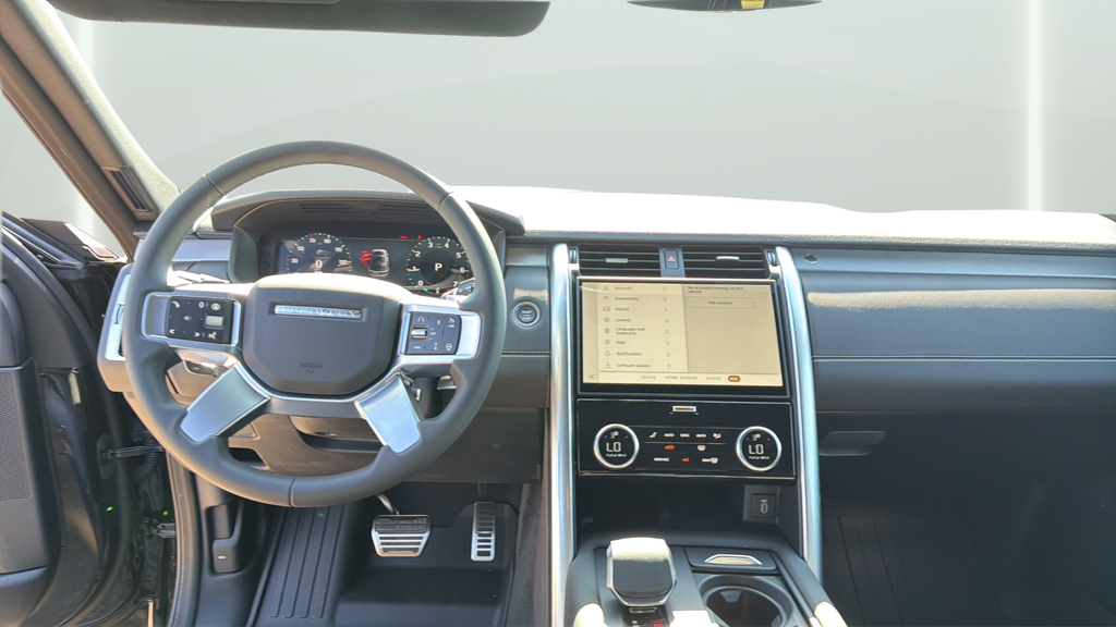 New 2026 Santorini Black Land Rover Dynamic SE image 19