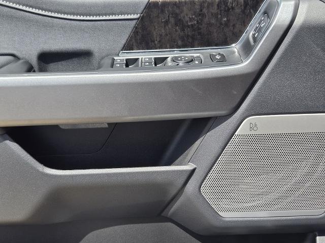 New 2026 Star White Metallic Tri-Coat Ford F-250® Lariat® image 35