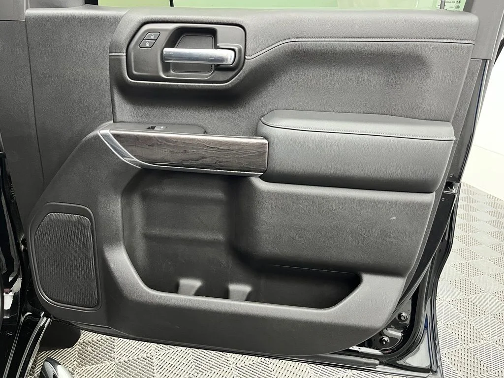 Used 2019 Black Chevrolet LTZ image 31