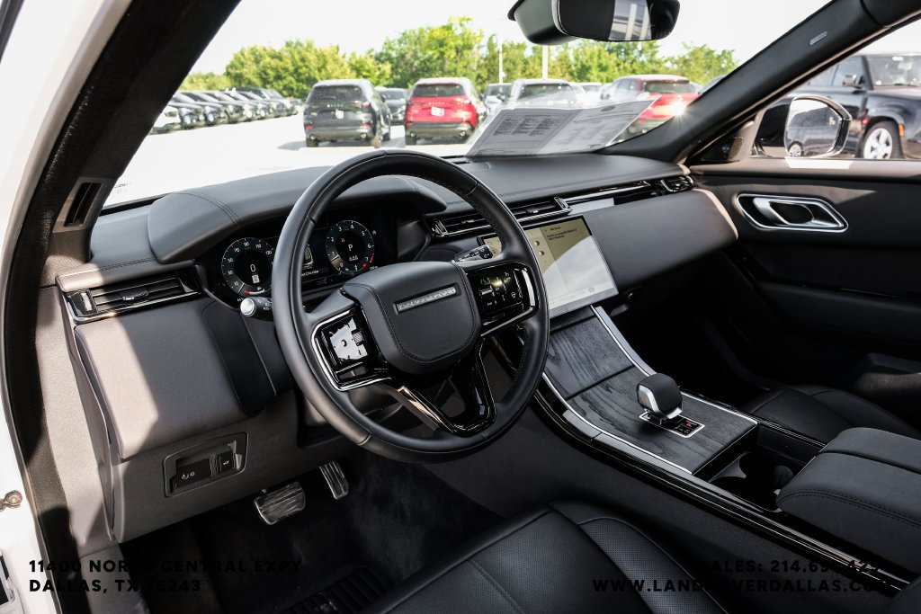 Certified Used 2026 White Land Rover Dynamic SE image 2