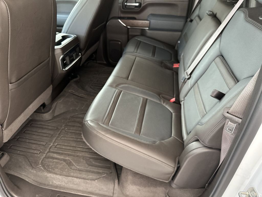 Used 2022 White GMC Denali image 30