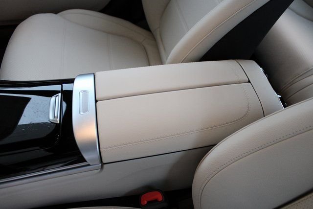 2025 Mercedes-Benz C-Class Sedan C 300 - Photo 29
