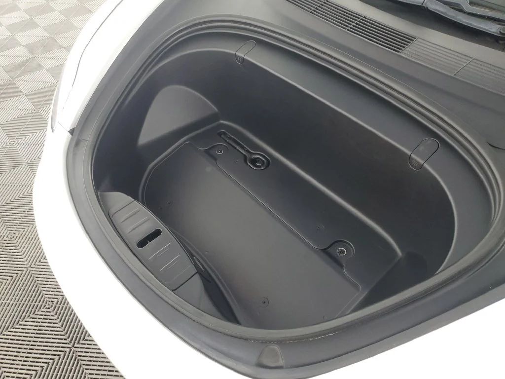 Used 2019  Tesla Standard Range Plus image 29