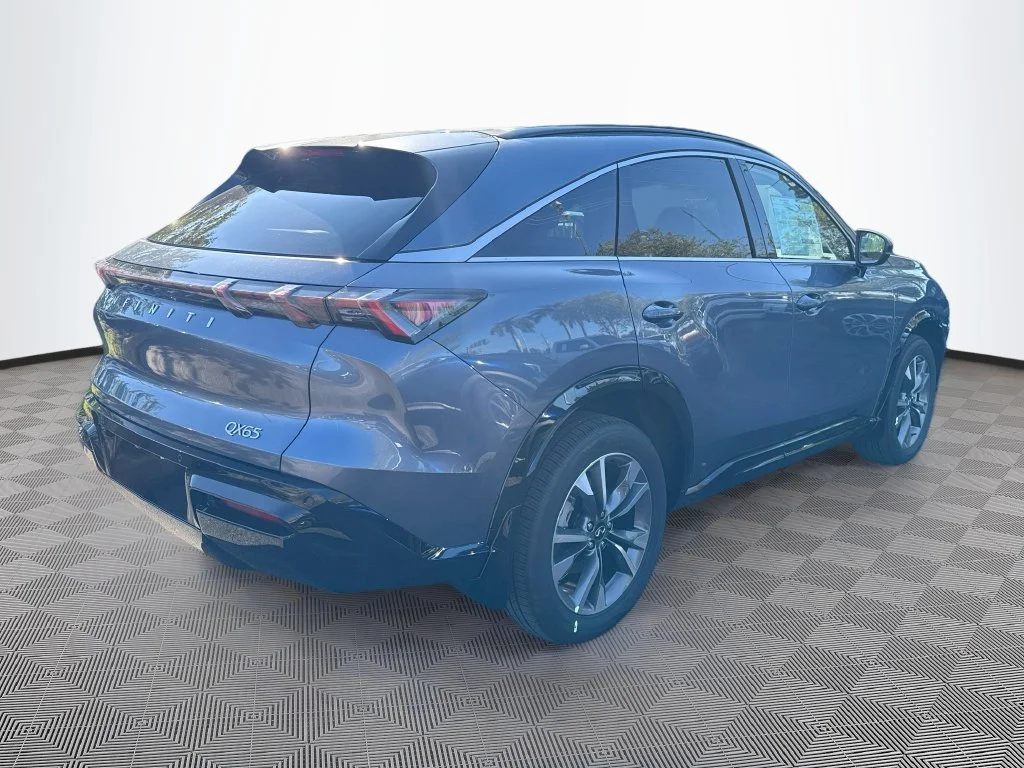 New 2027 MOONBOW BLUE INFINITI Luxe AWD image 5